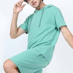 เสื้อยืดแขนสั้นมีฮู้ดสีเขียวมิ้นท์สำหรับผู้ชาย ทรงปกติ สีพื้น ใส่สบาย ระบายอากาศได้ดี เหมาะสำหรับใส่ในฤดูร้อน - Product Image 2