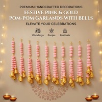 Guirlande suspendue artisanale écologique rose pastel avec pompons et clochettes dorées pour décorations de mariage indien, escalier et entrée