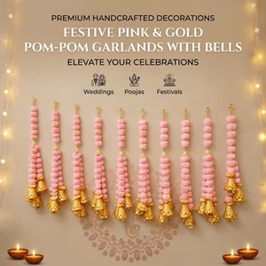 Guirnalda Decorativa Artesanal Ecológica de Pompones Rosa Pastel con Campanas Doradas para Escaleras, Puertas y Fondos de Boda Indias - Product Image 2