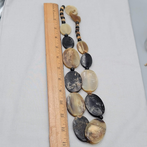 Collar de Moda de Cuerno de Búfalo Natural para Mujer, Ideal para Bodas, Fiestas y Aniversarios, Agrega un Toque Salvaje a tu Compromiso - Product Image 2