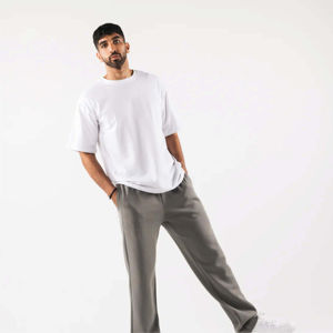 T-shirt blanc à col rond pour homme grande taille, coupe ample, épaules tombantes, style streetwear, coupe oversize et carrée - Product Image 2