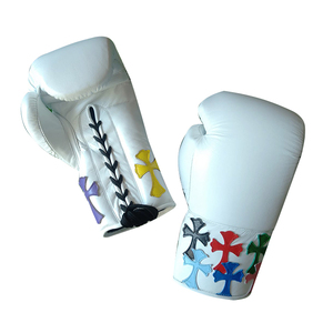 Nuevos Guantes de Boxeo Profesionales Winning Pro Fight de Color Blanco, Guantes de Boxeo Personalizados con Diseño Chrome Heart, Hechos con Cuero Genuino - Product Image 1