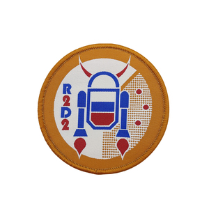 Parches Tejidos Circulares Personalizados para Moda con Borde de Cuerda Amarilla y Parches Tejidos Personalizados para Sombreros con Diseño de Pájaro Negro - Product Image 6