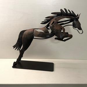 Decoración de Mesa de Metal con Diseño de Caballo Vintage, Ideal para Biblioteca, Sala de Estudio, Sala de Estar, Habitación de Invitados y como Adorno Interior Rústico y Elegante para Casa de Campo - Product Image 4