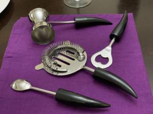 ชุดเครื่องมือบาร์สไตล์ดีไซน์เนอร์ฮอร์น สำหรับมิกโซโลยีและการทำค็อกเทล ตกแต่งโชว์ได้ เหมาะสำหรับคลับและเลานจ์ จากอินเดีย - Product Image 5