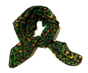 Foulards carrés personnalisés à la mode Accessoires élégants en tissu léger pour femmes Idéal pour les commandes en gros quantité minimale de commande bas - Product Image 2