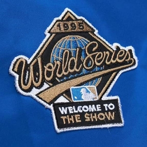 แจ็คเก็ตวาร์ซิตี้ผ้าซาตินคุณภาพสูงจากสหรัฐอเมริกา ปักโลโก้ได้ตามต้องการ แจ็คเก็ตบอมเบอร์ผู้ชาย เสื้อผ้ากีฬาระดับพรีเมียม ขายส่งจากโรงงานโดยตรง - Product Image 6