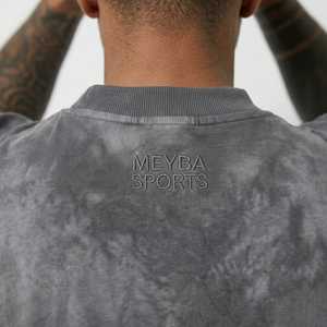 Ensemble T-shirt et short de sport gris délavé vintage pour homme, style streetwear premium, tenue décontractée d'été - Product Image 3