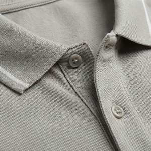 Polo en piqué de coton gris à manches courtes pour homme, décontracté, respirant, coupe classique, design tricoté uni - Product Image 4