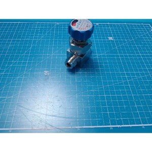 Vanne à diaphragme haute pureté KITZ-SCT SCV 316L 10K-1/2 (3/8) EP KD 080080676, utilisée comme pièce détachée pour équipement semi-conducteur d'occasion - Product Image 6