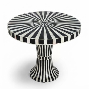 Table basse artisanale en os incrusté, design rayé noir et blanc, table centrale ronde en bois avec base sur piédestal, luxe pour salon - Product Image 4