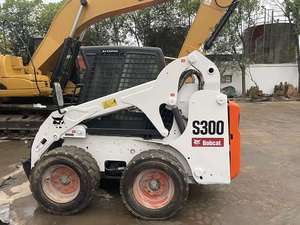 Mini-chargeuse compacte d'occasion Bobcat S160 S300 S450 4x4 avec pompe hydraulique de godet - Product Image 5