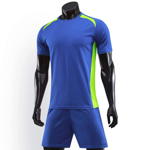 Ensemble d'uniformes de football respirants pour adultes, design et logo personnalisés, service OEM, uniformes de football de haute qualité à prix abordable - Product Image 3