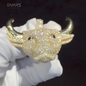 Pendentif Hip Hop de Luxe Personnalisé en Argent 925 Plaqué Or avec Design Tête de Taureau 3D, Moissanite VVS Personnalisée et Sertissage Glacé, pour Fête - Product Image 5