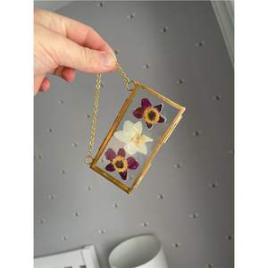 Vintage Gold Metal Floating <b>Picture</b> <b>Frame</b> Clear Glass Pressed Leaf <b>Frame</b> Wall Hanging Photo Holder for Dried Flowers Photo <b>Frame</b> - Product Image 1