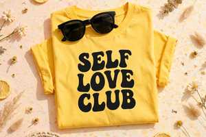 Camiseta de Verano para Mujer, Talla Grande, Cuello Redondo, Manga Corta, Color Sólido, Algodón Amarillo, con Logotipo Estampado en la Parte Delantera, de Alta Calidad - Product Image 3