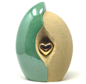 Urnas de Cremación para Adultos Brown Embrace Tear Drop with Heart, 200 Pulgadas Cúbicas, Ecológicas y Duraderas para Cenizas Humanas - Product Image 5