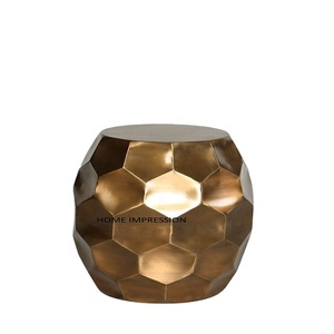 Table décorative de salon de maison de conception fantaisie faite de table d'appoint en aluminium en métal Table d'appoint décorative élégante à vendre supérieure - Product Image 1
