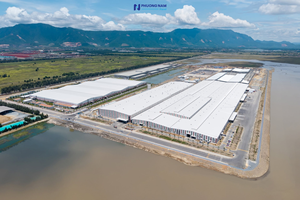 Panel Sándwich Industrial Prock Phuong Nam de 125 mm para Núcleo de Lana de Roca con Borde de PU, Diseño Moderno, Alta Seguridad, para Almacén - Product Image 4