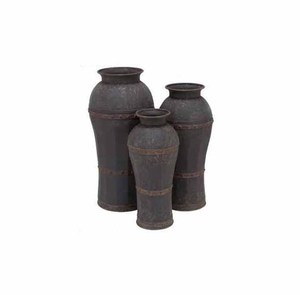 Vase moderne en aluminium avec un design perforé artistique pour une décoration intérieure sophistiquée - Product Image 6