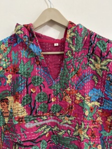 Sudadera con Capucha Kantha Estilo Bohemio, Hecha a Mano, Talla Grande - Product Image 5
