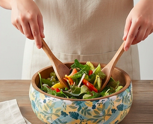 Bol à salade en bois d'acacia avec revêtement émaillé, motif floral, pour servir, avec cuillères à salade, en bois de manguier naturel, adapté aux aliments. - Product Image 3