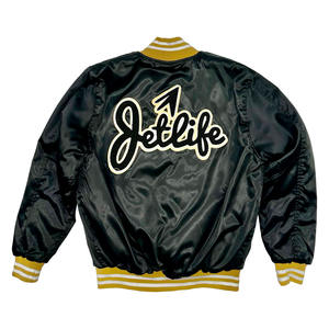 Veste bomber en satin noir avec patchs brodés personnalisés et logos en chenille – Intérieur matelassé en losanges, veste de style universitaire pour hommes - Product Image 2