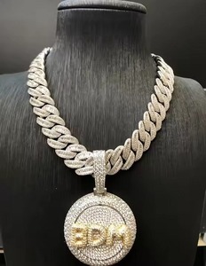 Pendentif plaqué or tendance avec diamant blanc, charme inspiré, bijoux unisexe pour un style moderne - Product Image 2