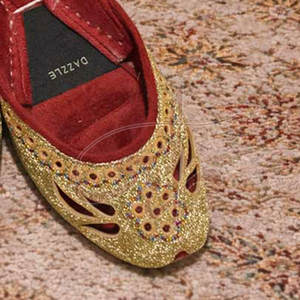 Khussa para Mujer, Diseño Nuevo, Fabricada en Pakistán, Antideslizante, Parte Superior de Cuero Sintético, Suela Antideslizante, Estilo Moderno, Superventas - Product Image 6