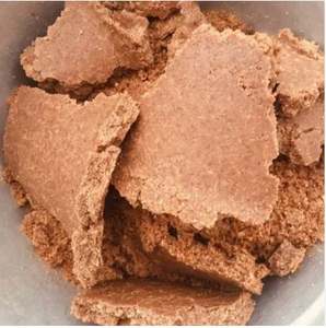 Gâteau de sésame déshuileé de qualité supérieure, riche en protéines, qualité alimentaire pour l'alimentation des chevaux, bovins et volailles, sacs PP de 20-50 kg, fabricant indien - Product Image 1