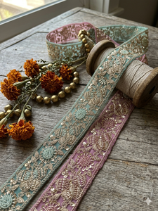 Exquisito Borde de Saree Floral Ecológico con Adornos Hechos a Mano, Lentejuelas Metálicas, Bordado de Precisión con Cuentas, Encaje Transparente de Primera Calidad - Product Image 4