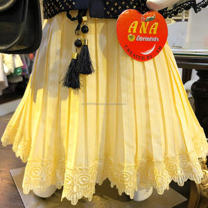 เสื้อและกระโปรงผ้าฝ้ายสำหรับเด็กผู้หญิงสีเหลืองและสีชมพูพร้อมกระเป๋าลายดอกไม้ - Product Image 6