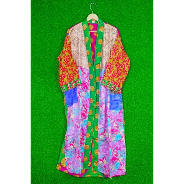 Saari de seda floral, vintage, roupão de seda, roupão longo de seda, roupão de dama de honra, roupão de banho, vestido maxi indiano, quimono