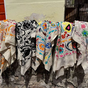 Manta Moderna de Algodón Suzani Bordada a Mano, Ecológica, para Todas las Estaciones, Colcha Hecha a Mano, Cubrecama Bohemio, Cubre Sofá - Product Image 4