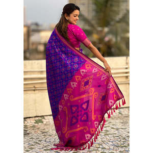 Sari Patola de Seda Suave Violeta con Tejidos en Contraste, Elegantes Vestidos de Noche - Product Image 2