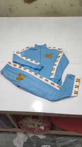 Conjunto de Sudadera y Pantalones Deportivos Extra Grandes para Mujer al por Mayor, Conjunto Deportivo Liso sin Estampado, Conjuntos Deportivos con Logotipo Personalizado para Mujer - Product Image 6