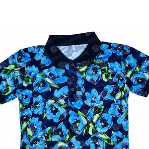 Polo de golf à manches courtes pour femme, imprimé floral, fleurs bleues, tricoté en polyester, haut décontracté avec fermeture boutonnée, 100 % polyester - Product Image 3