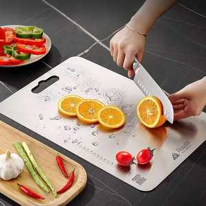 Planche à découper rectangulaire en acier inoxydable, antidérapante, facile à nettoyer, durable, non toxique, pour la cuisine - Product Image 6