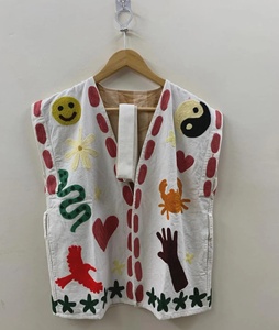 Chaleco Étnico Bohemio Vintage de Terciopelo con Bordado Suzani, Chaleco sin Mangas con Cinturón, Chaleco Estilo Gitano con Estampado Floral - Product Image 1