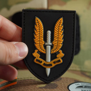 Écussons en tissu personnalisés professionnels, badges brodés, patchs décoratifs pour uniformes d'extérieur avec fermeture auto-agrippante, fabricant OEM/ODM en gros - Product Image 1
