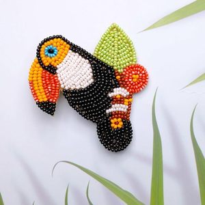 Broche de Animal Tucán con Cuentas de Cristal de Colores, Microincrustaciones, Plateado, Imitación de Perla, para Niños de 14-16 Años, a la Moda - Product Image 1
