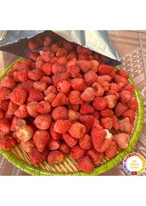 100% Natural Freeze Dried Strawberry Pieces Vietnam Processing Factory Ingredient for Granola Cereal Yogurt Ice Cream and Bevera - Product Image 4