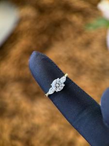 Diamant de conception haut de gamme avec taille brillant rond, diamant naturel pour une demande en mariage et une bague de fiançailles élégantes, provenant d'Inde. - Product Image 6