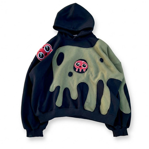 Sweat à capuche noir pour homme SHY SPORTS avec logo personnalisé, en molleton épais, avec patchwork vert slime et épaules tombantes, motif graphique mignon - Product Image 1
