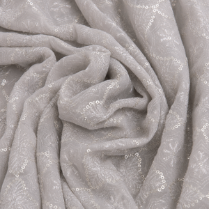 Tissu de sari en organza gris brodé avec détails en sequins pour femmes, vêtements de créateur pour fêtes, vêtements de mariée - Product Image 4