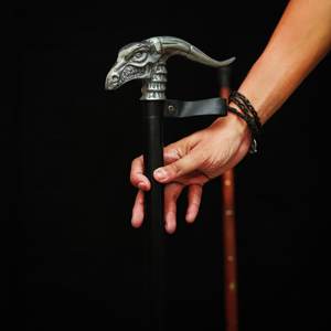 Bastón de Madera Hecho a Mano con Mango de Cobre Antiguo y Diseño de Dragón, Longitud Ajustable, Estilo Moderno - Product Image 6