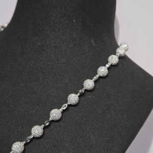 SARVA Collar con Colgante de Cruz de Moissanita con Engaste de Canal en Plata de Ley 925 Rodiada, Cadena Cristiana de Lujo, Esmeralda Ovalada - Product Image 4
