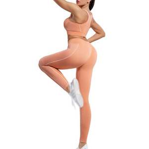 Ensemble de yoga respirant et extensible pour femmes, idéal pour la gym et les entraînements - Product Image 3