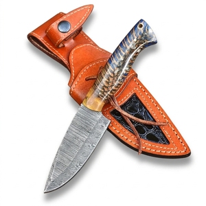 Couteau à lame fixe en acier Damas fait main sur mesure, manche en résine bleue en forme de cône de pin, étui en cuir, couteau utilitaire pour le camping en plein air, OEM - Product Image 1