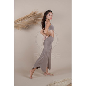 ชุดเซ็ต 2 ชิ้นสำหรับผู้หญิงยุคใหม่ ผ้าเนื้อนุ่ม สวมใส่สบาย ดีไซน์เรียบง่าย รักษ์โลก เหมาะสำหรับใส่ในชีวิตประจำวันช่วงฤดูร้อน - Product Image 3